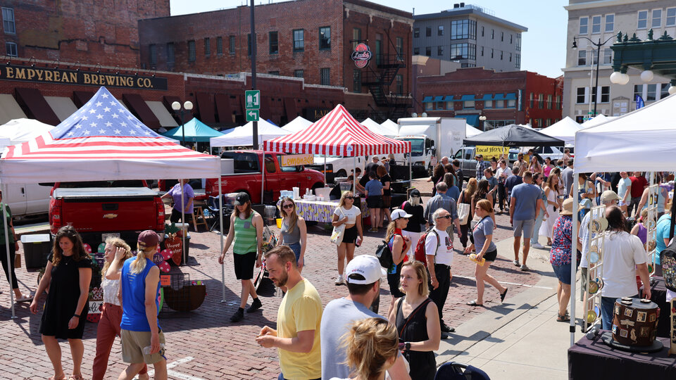 The Lincoln Haymarket farmers market in Lincoln, Neb. Photo by Russell Shaffer